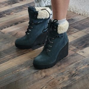 Guess Women 7M Taanya Leather Suede Faux Fur Black Blue Teal Wedge Fashion Boots